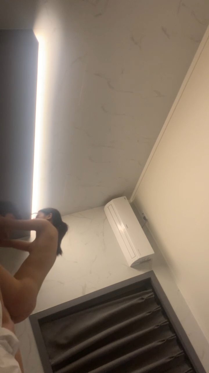 5_6105039571651662368.mp4