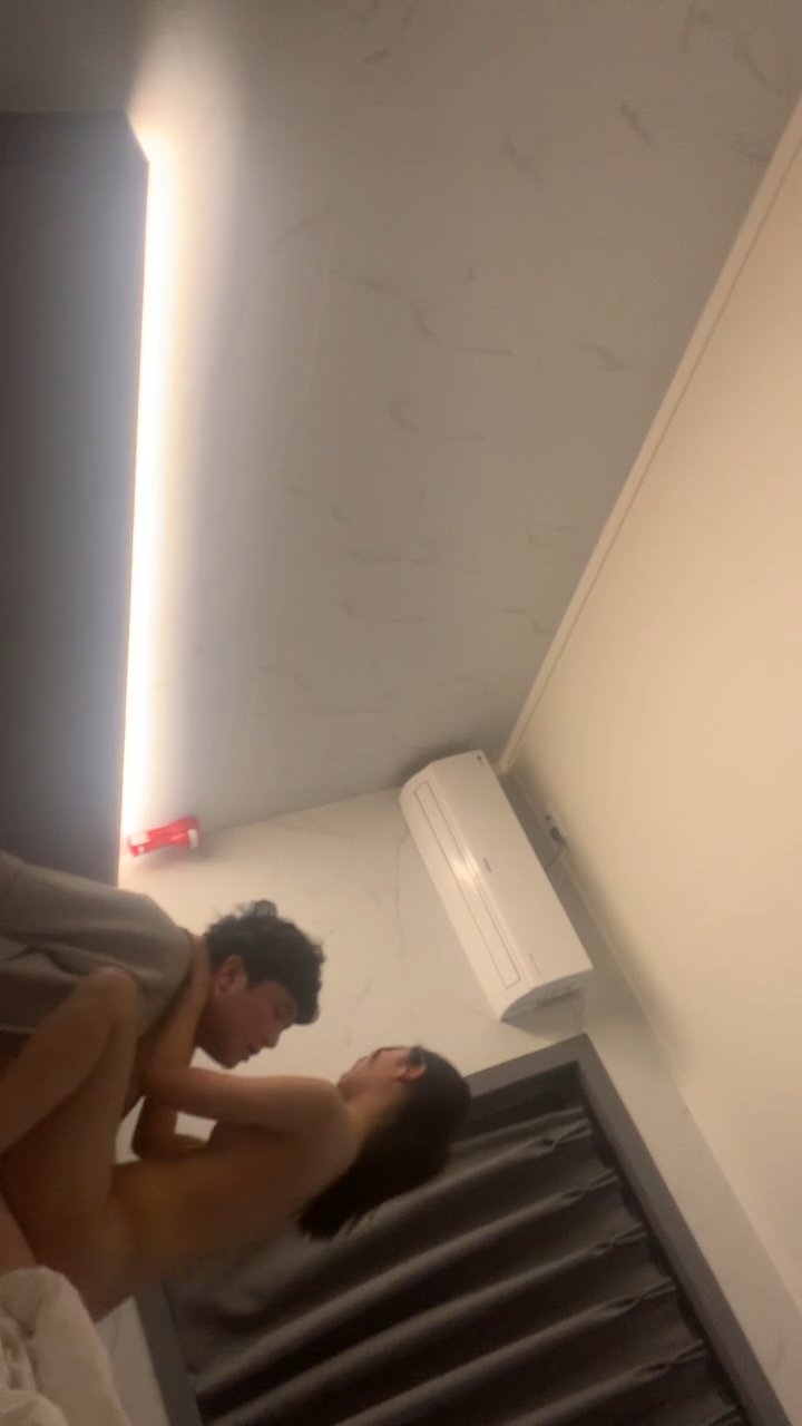 5_6105039571651662369.mp4